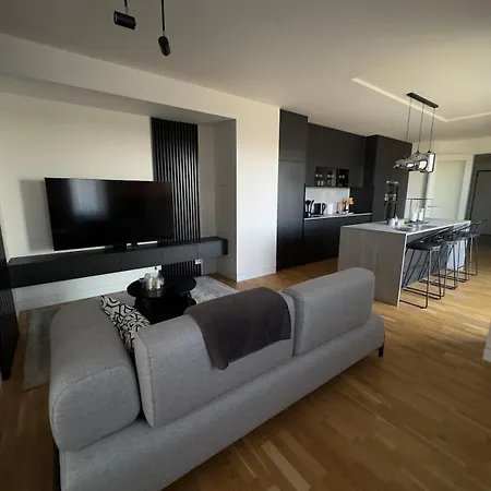 Oaks Prague Golf Apartma *